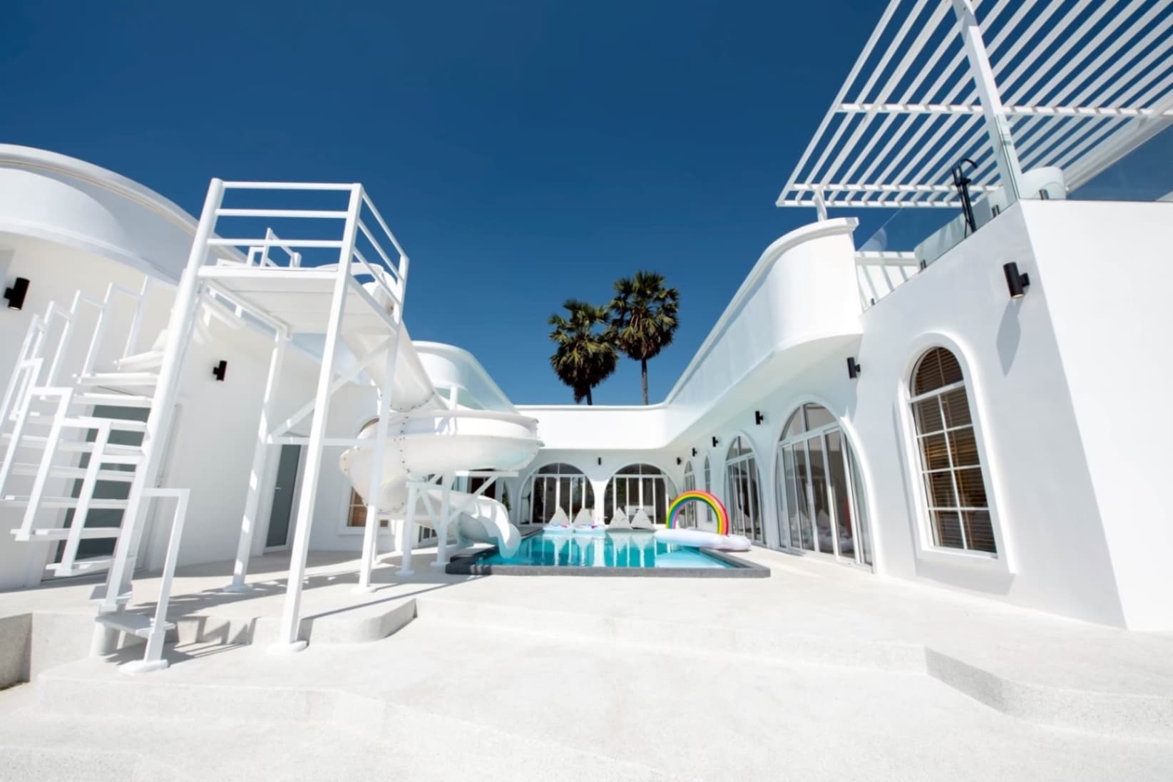 White romance villa exterior in Chon Buri, Huay Yai, photo 17