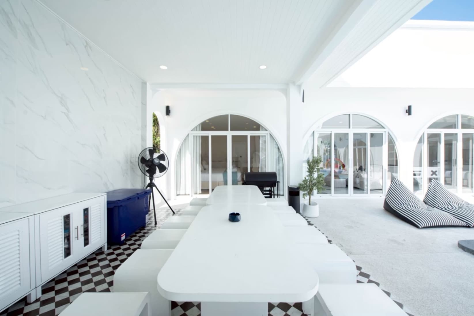 White romance villa exterior in Chon Buri, Huay Yai, photo 9