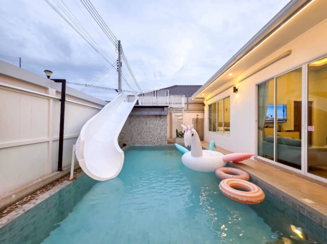 The luxe wave pool villa exterior in Chon Buri, Huay Yai, photo 5