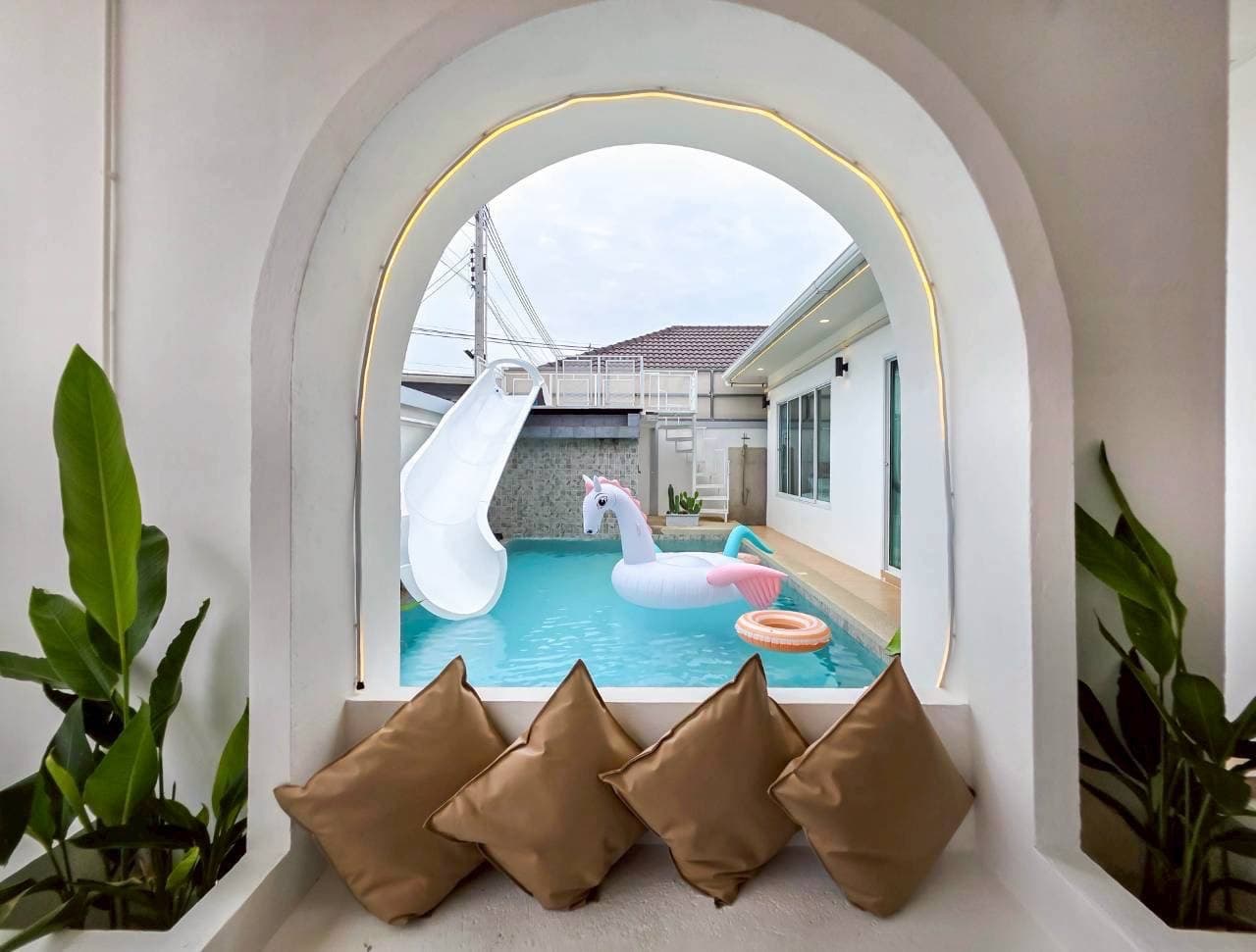 The luxe wave pool villa exterior in Chon Buri, Huay Yai, photo 18