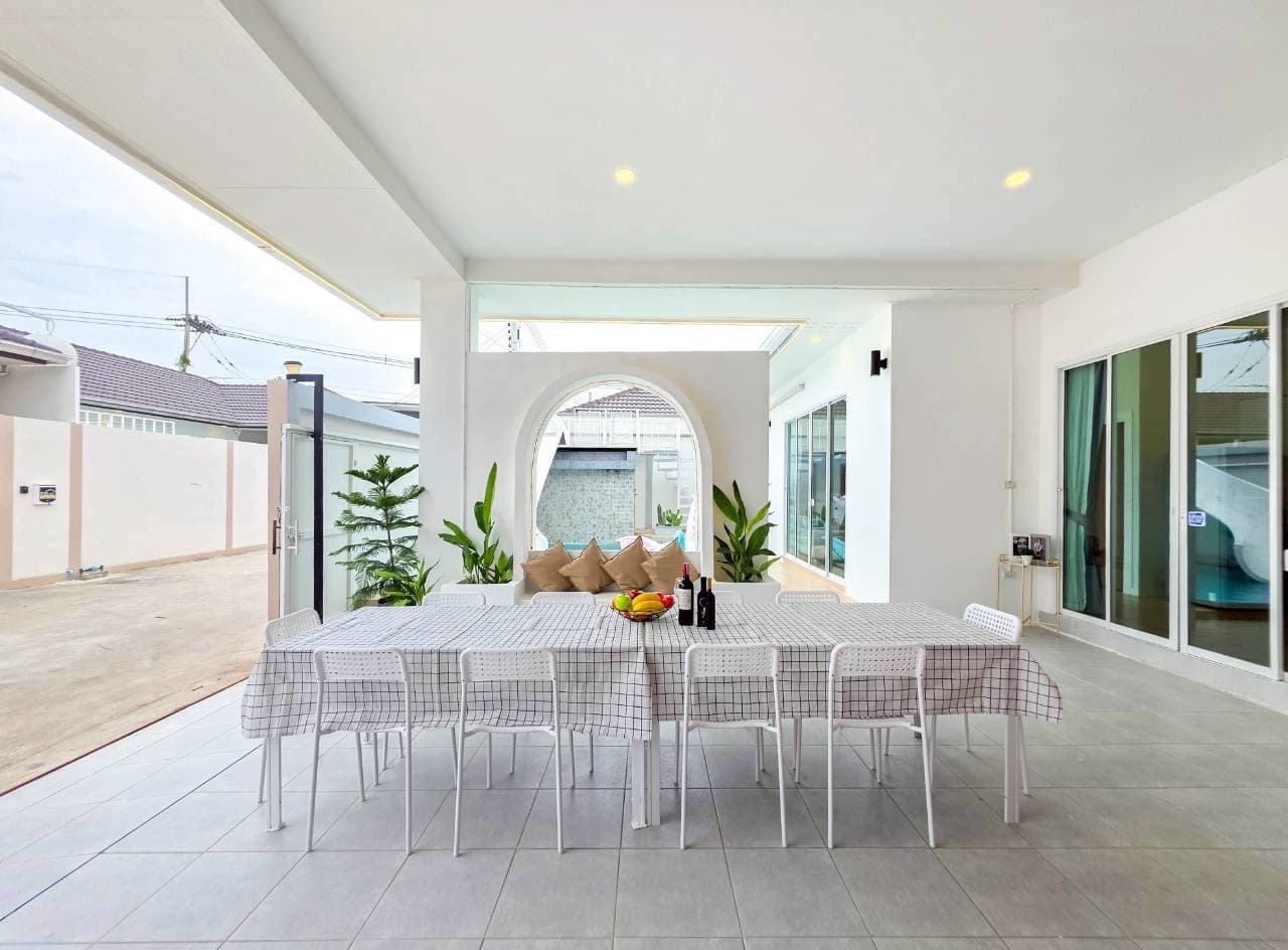 The luxe wave pool villa exterior in Chon Buri, Huay Yai, photo 22
