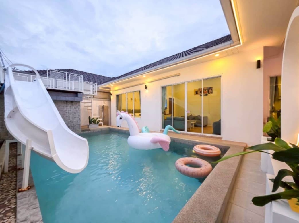The luxe wave pool villa exterior in Chon Buri, Huay Yai, photo 4