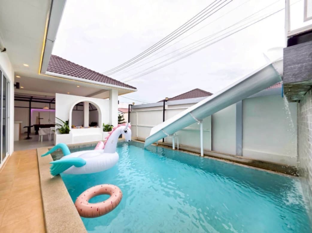 The luxe wave pool villa exterior in Chon Buri, Huay Yai, photo 9