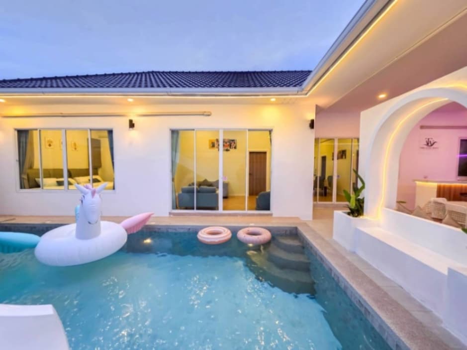 The luxe wave pool villa exterior in Chon Buri, Huay Yai, photo 3