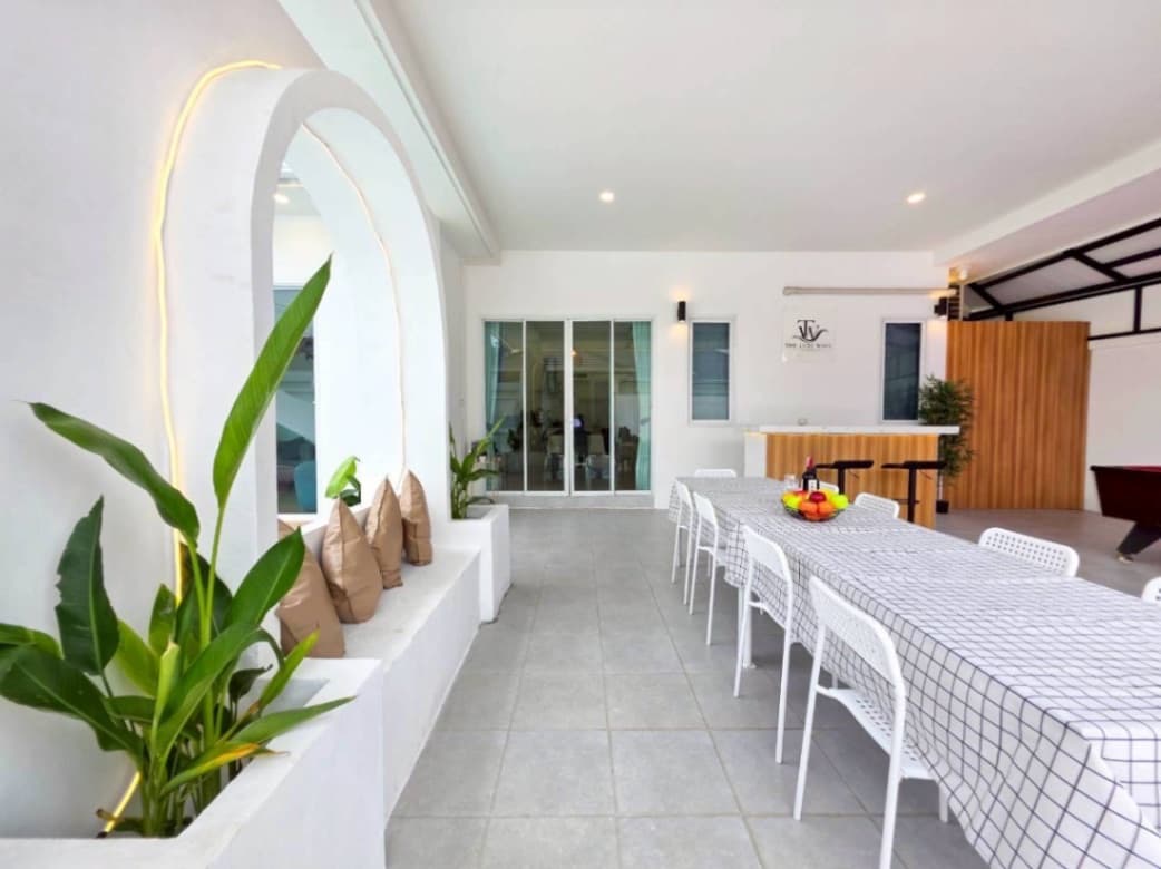 The luxe wave pool villa exterior in Chon Buri, Huay Yai, photo 21