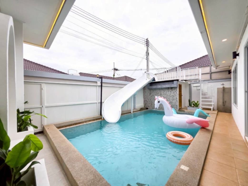 The luxe wave pool villa exterior in Chon Buri, Huay Yai, photo 7