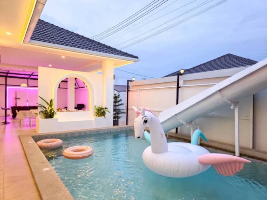 The luxe wave pool villa exterior in Chon Buri, Huay Yai, photo 2