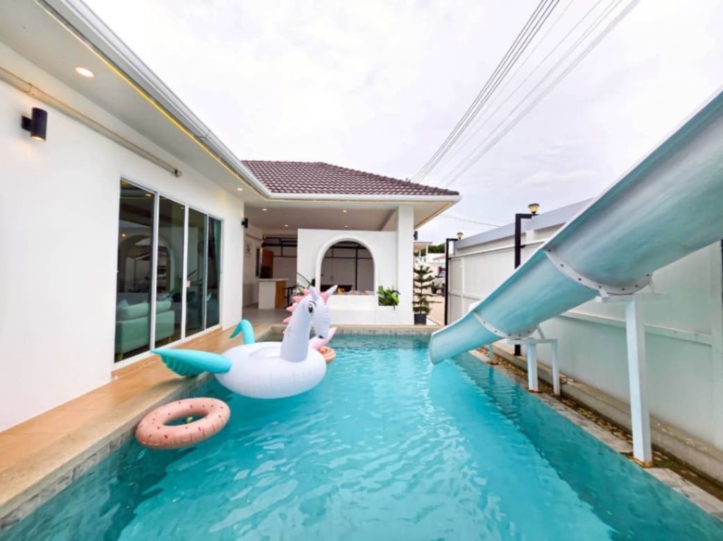 The luxe wave pool villa exterior in Chon Buri, Huay Yai, photo 10