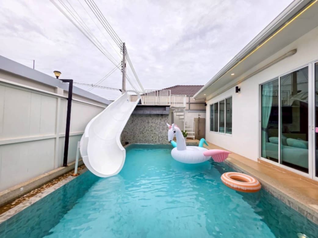 The luxe wave pool villa exterior in Chon Buri, Huay Yai, photo 13
