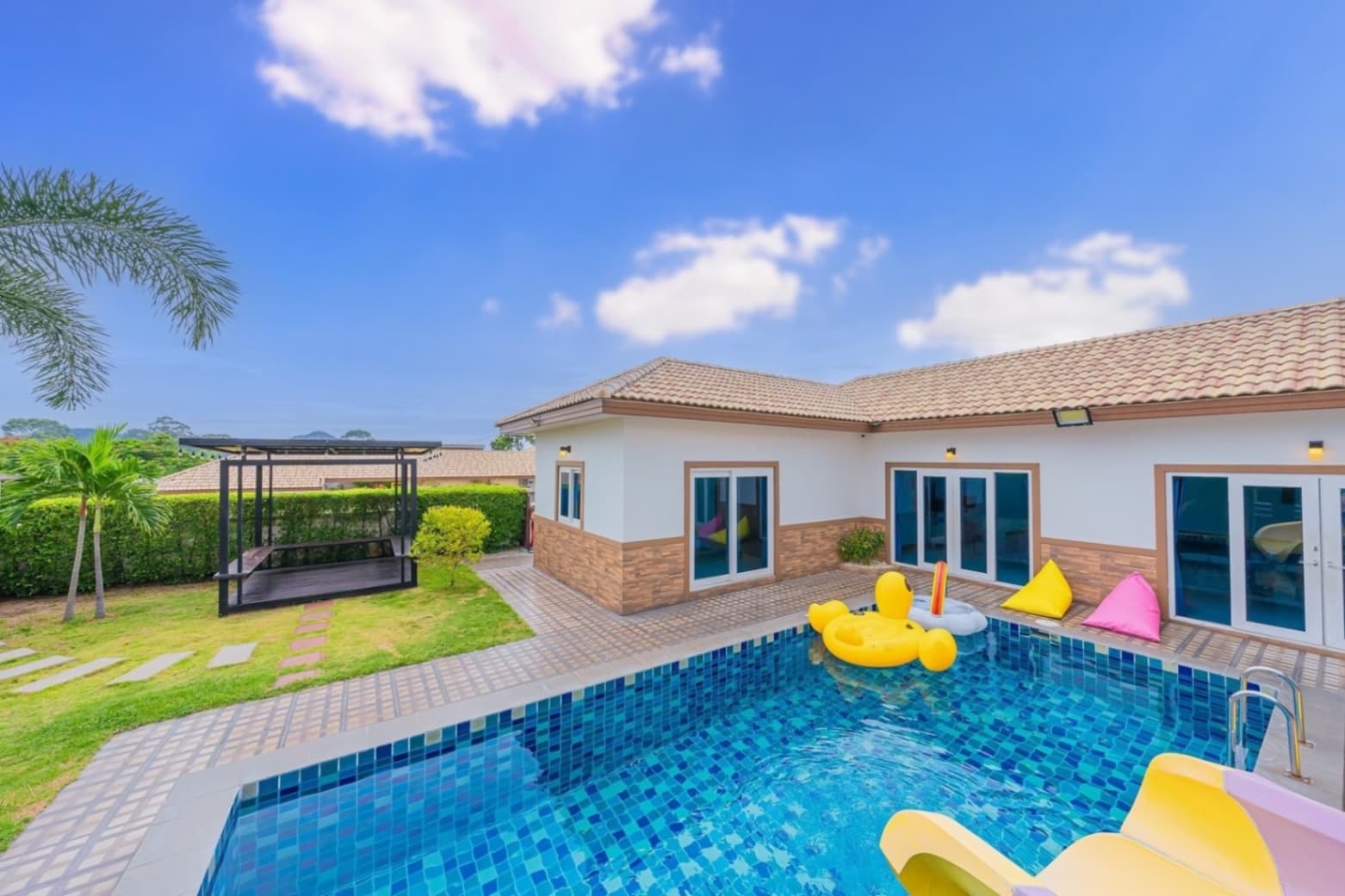 Hawkeye pool villa บริเวณภายนอก ชลบุรี, ห้วยใหญ่ รูปที่ 22