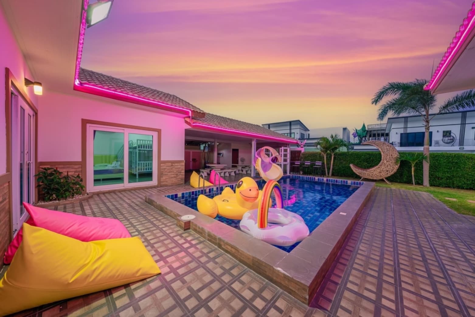 Hawkeye pool villa บริเวณภายนอก ชลบุรี, ห้วยใหญ่ รูปที่ 4