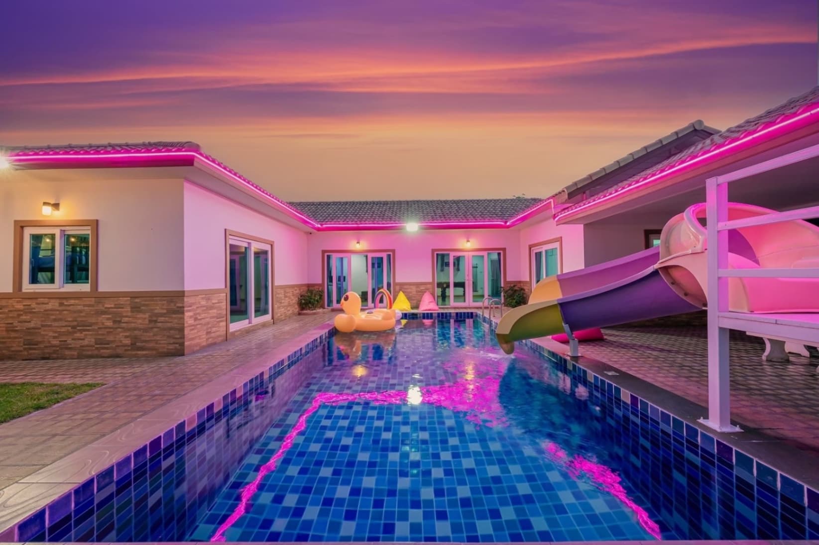 Hawkeye pool villa บริเวณภายนอก ชลบุรี, ห้วยใหญ่ รูปที่ 3