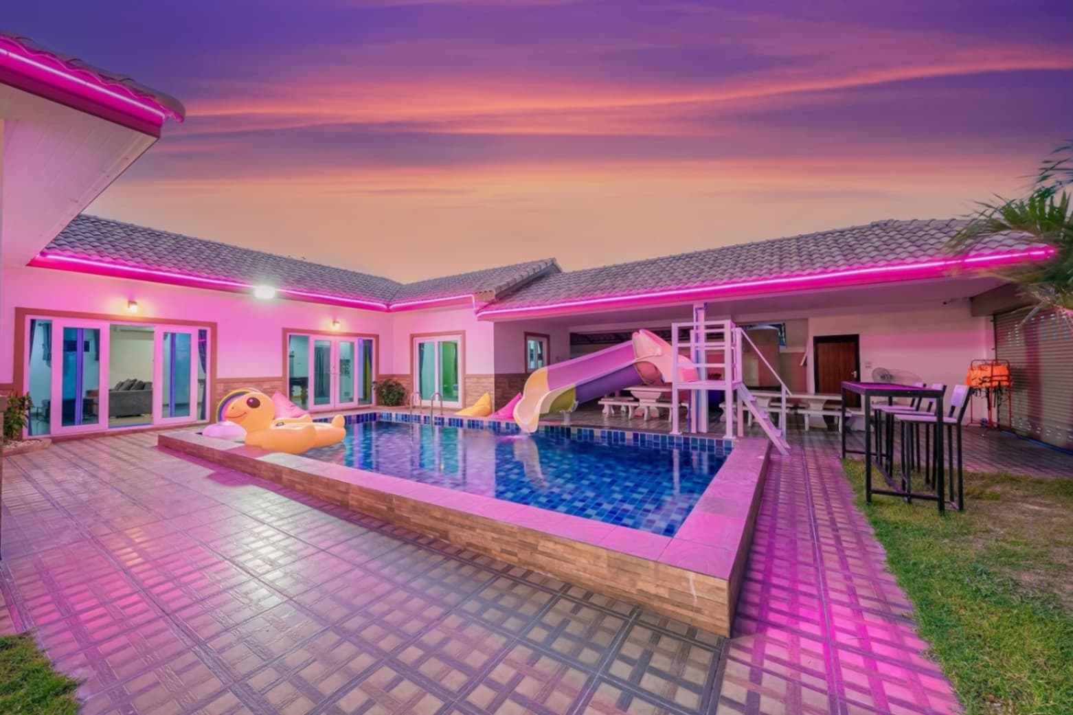 Hawkeye pool villa บริเวณภายนอก ชลบุรี, ห้วยใหญ่ รูปที่ 2
