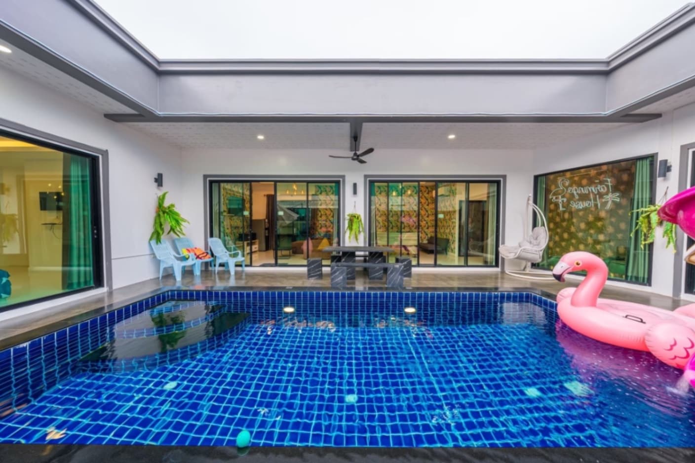 Flamingo pool villa exterior in Chon Buri, Jomtien, photo 2