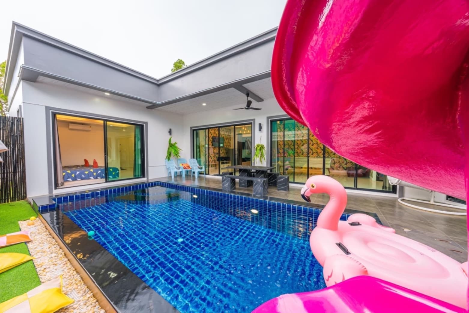 Flamingo pool villa exterior in Chon Buri, Jomtien, photo 3
