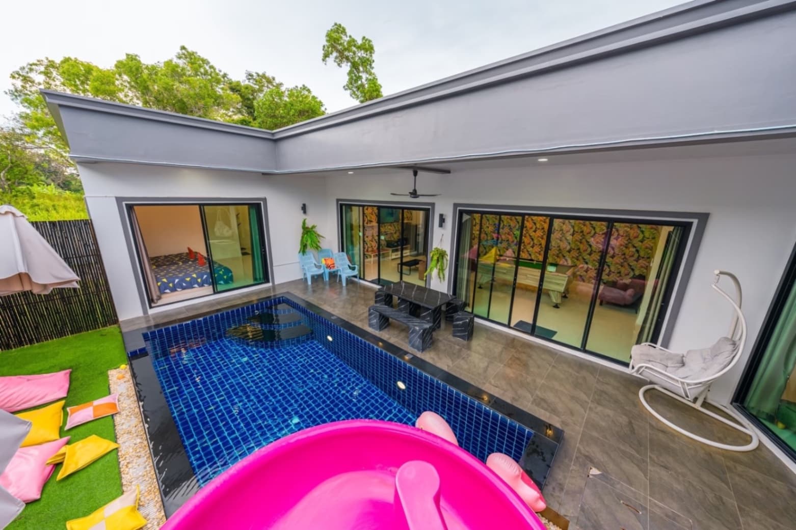 Flamingo pool villa exterior in Chon Buri, Jomtien, photo 5
