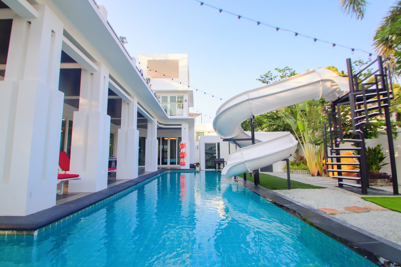 Ongfong Oasis Pool Villa exterior in Chon Buri, Jomtien, photo 6