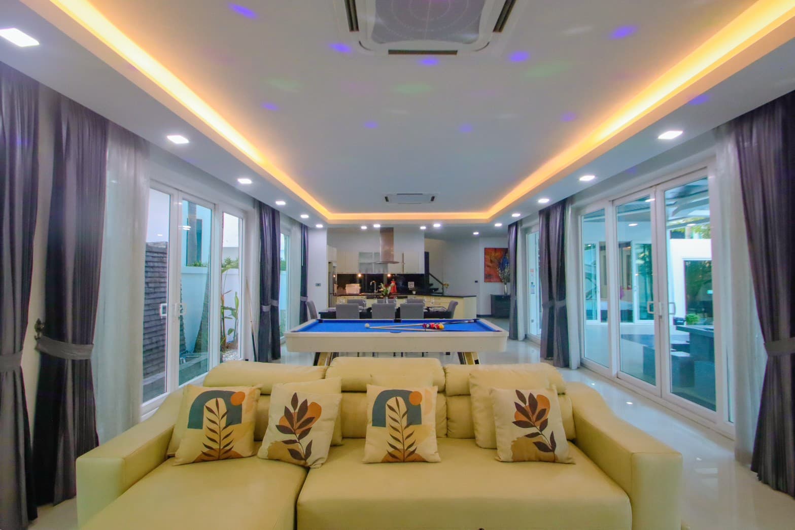 Ongfong Oasis Pool Villa exterior in Chon Buri, Jomtien, photo 8