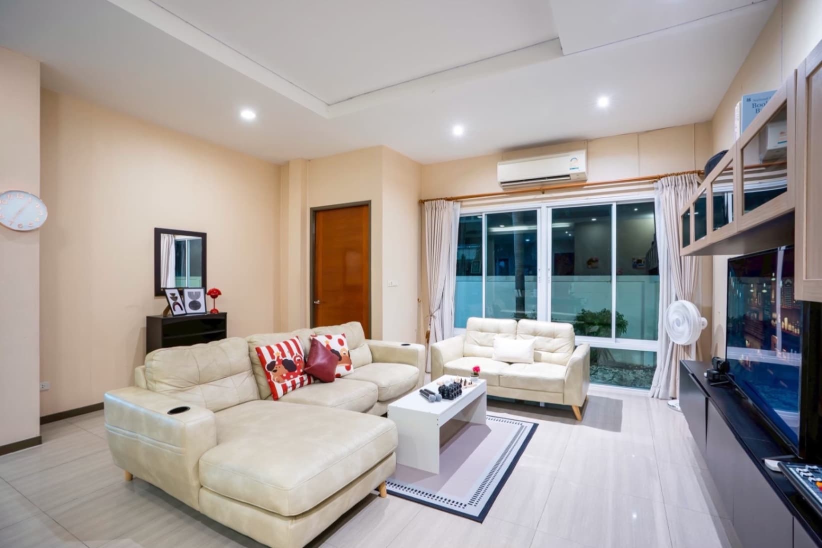 Wealthy house pool villa บริเวณภายนอก ชลบุรี, จอมเทียน รูปที่ 18