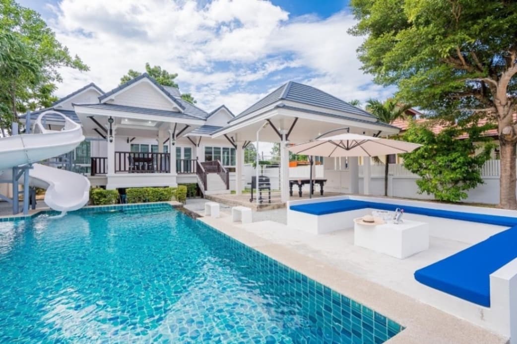 About A Beach Pool Villa บริเวณภายนอก ชลบุรี, บางเสร่ รูปที่ 4