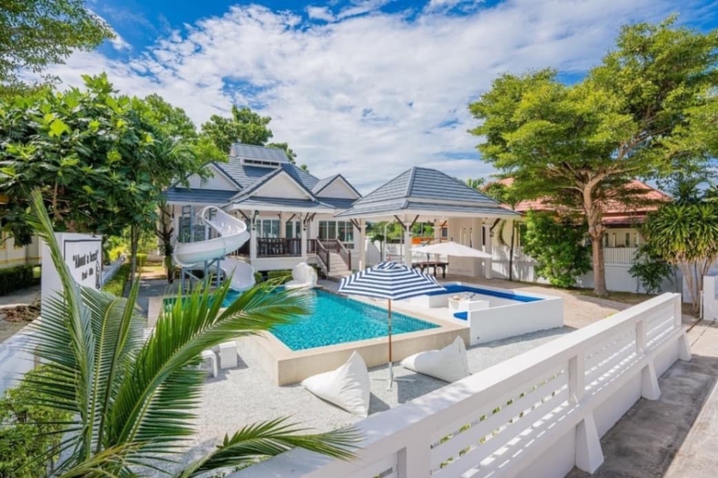 About A Beach Pool Villa บริเวณภายนอก ชลบุรี, บางเสร่ รูปที่ 9