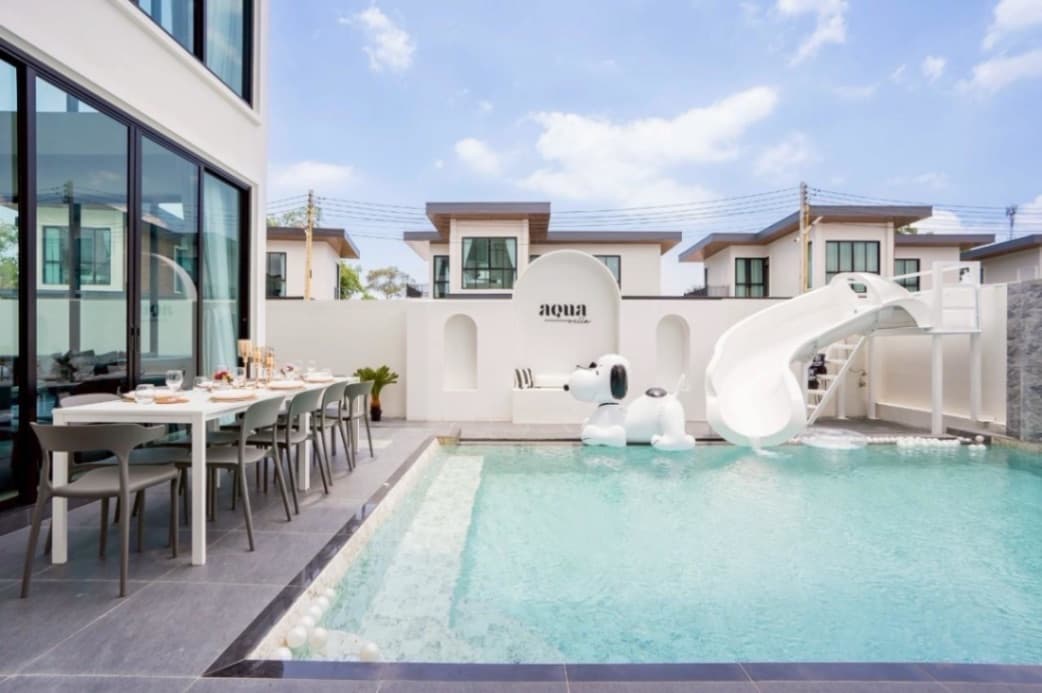 Emquartier Pool Villa exterior in Chon Buri, Huay Yai, photo 5