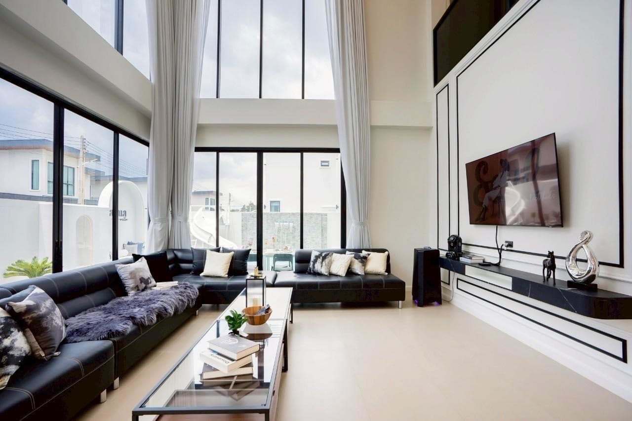Emquartier Pool Villa exterior in Chon Buri, Huay Yai, photo 6