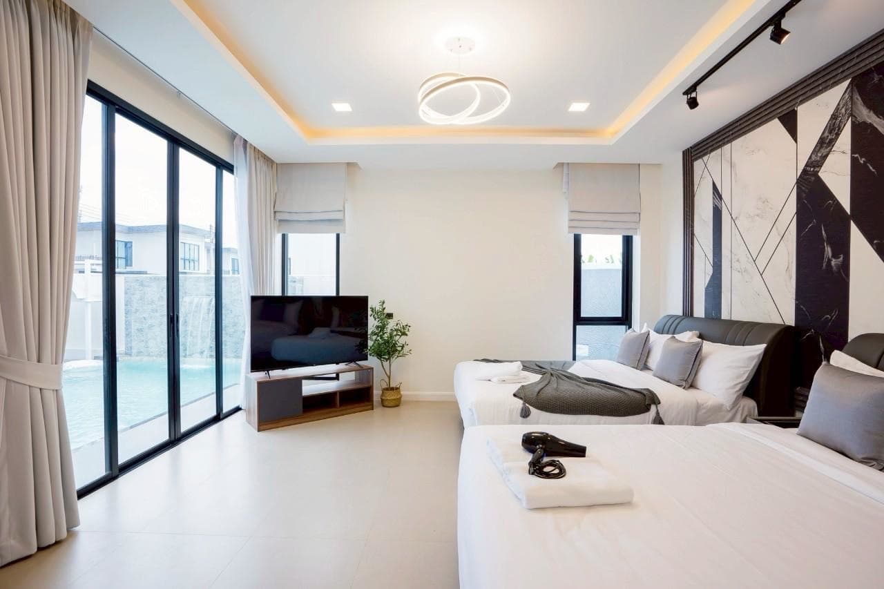Emquartier Pool Villa exterior in Chon Buri, Huay Yai, photo 7