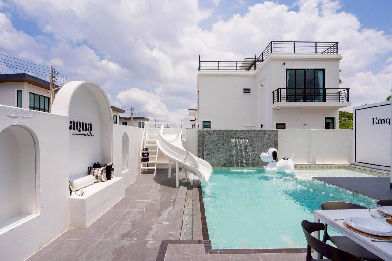Emquartier Pool Villa exterior in Chon Buri, Huay Yai, photo 9