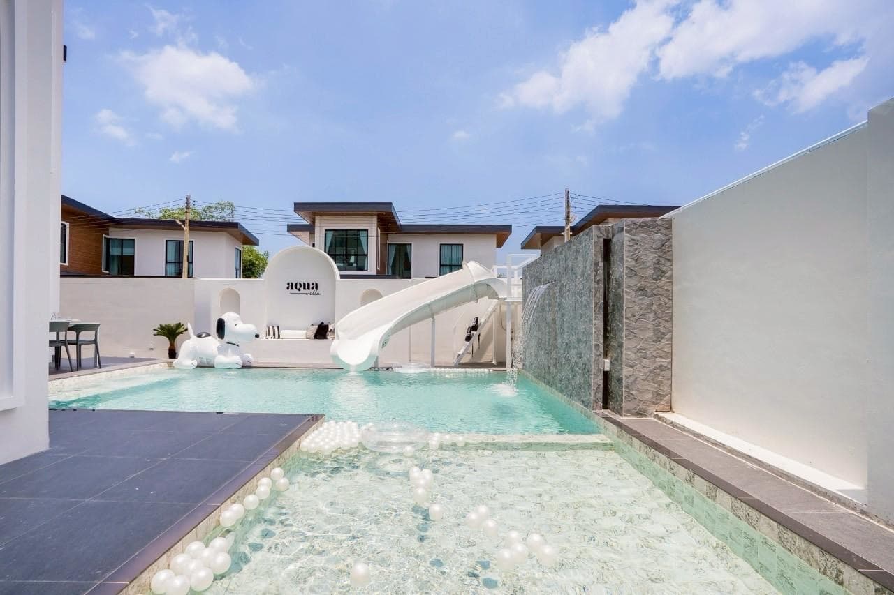 Emquartier Pool Villa exterior in Chon Buri, Huay Yai, photo 10