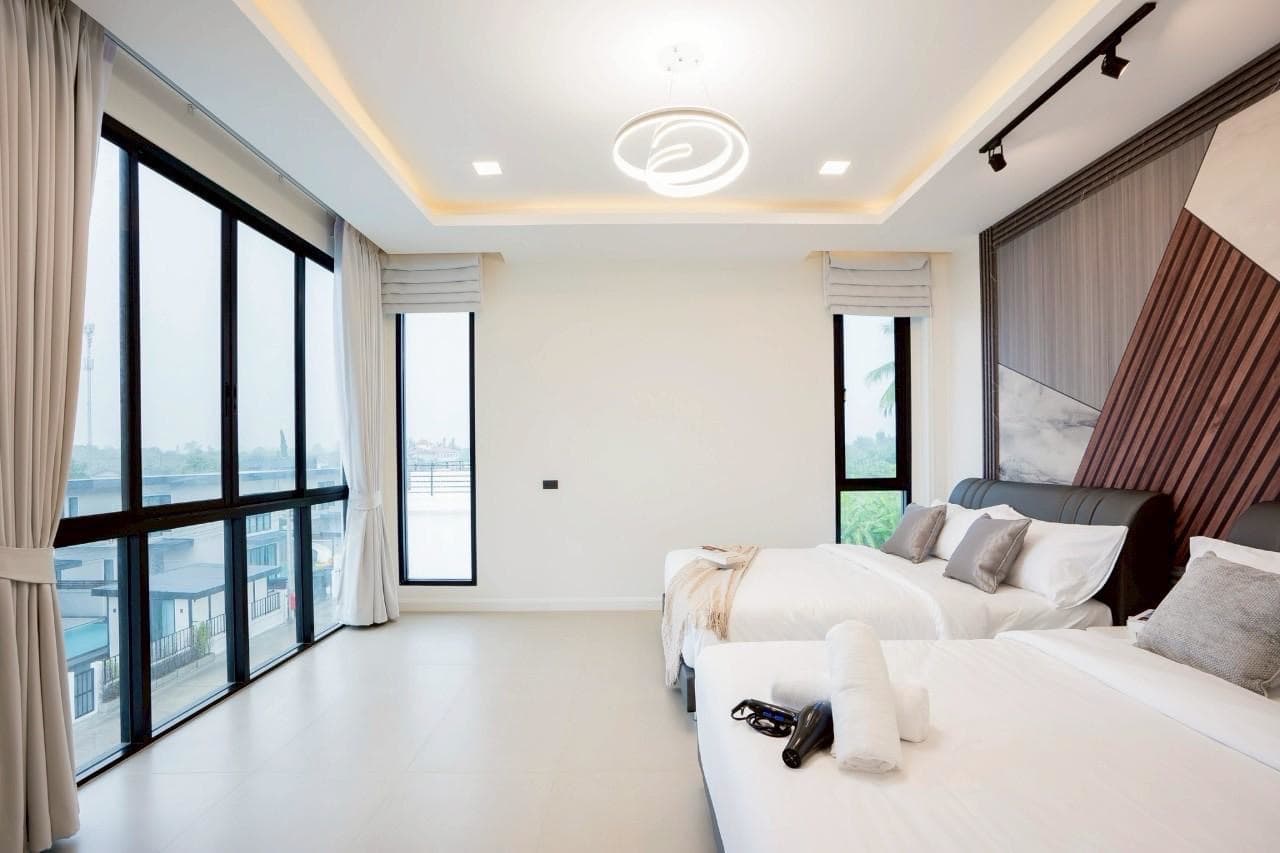 Emquartier Pool Villa exterior in Chon Buri, Huay Yai, photo 18