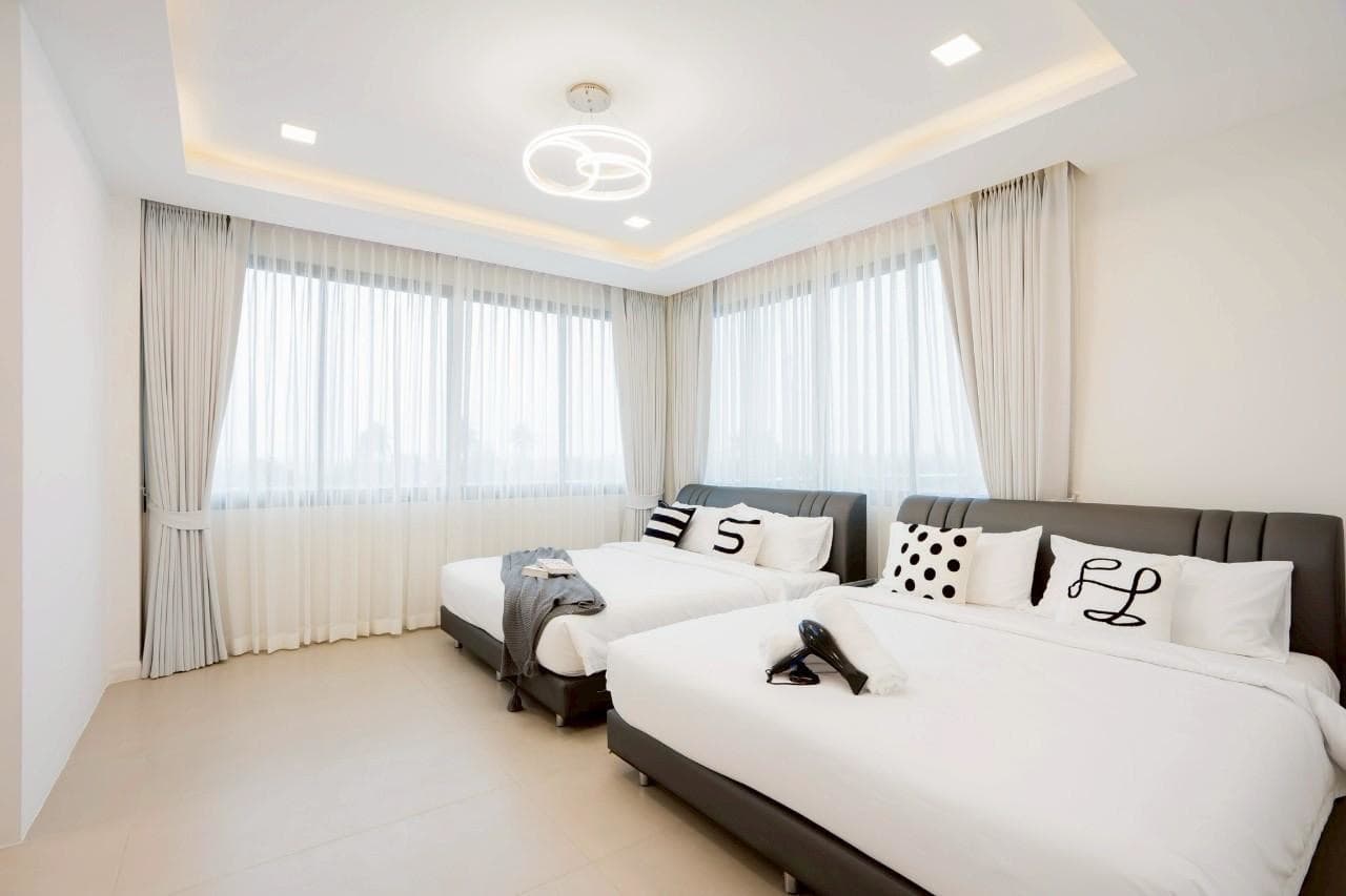 Emquartier Pool Villa exterior in Chon Buri, Huay Yai, photo 23
