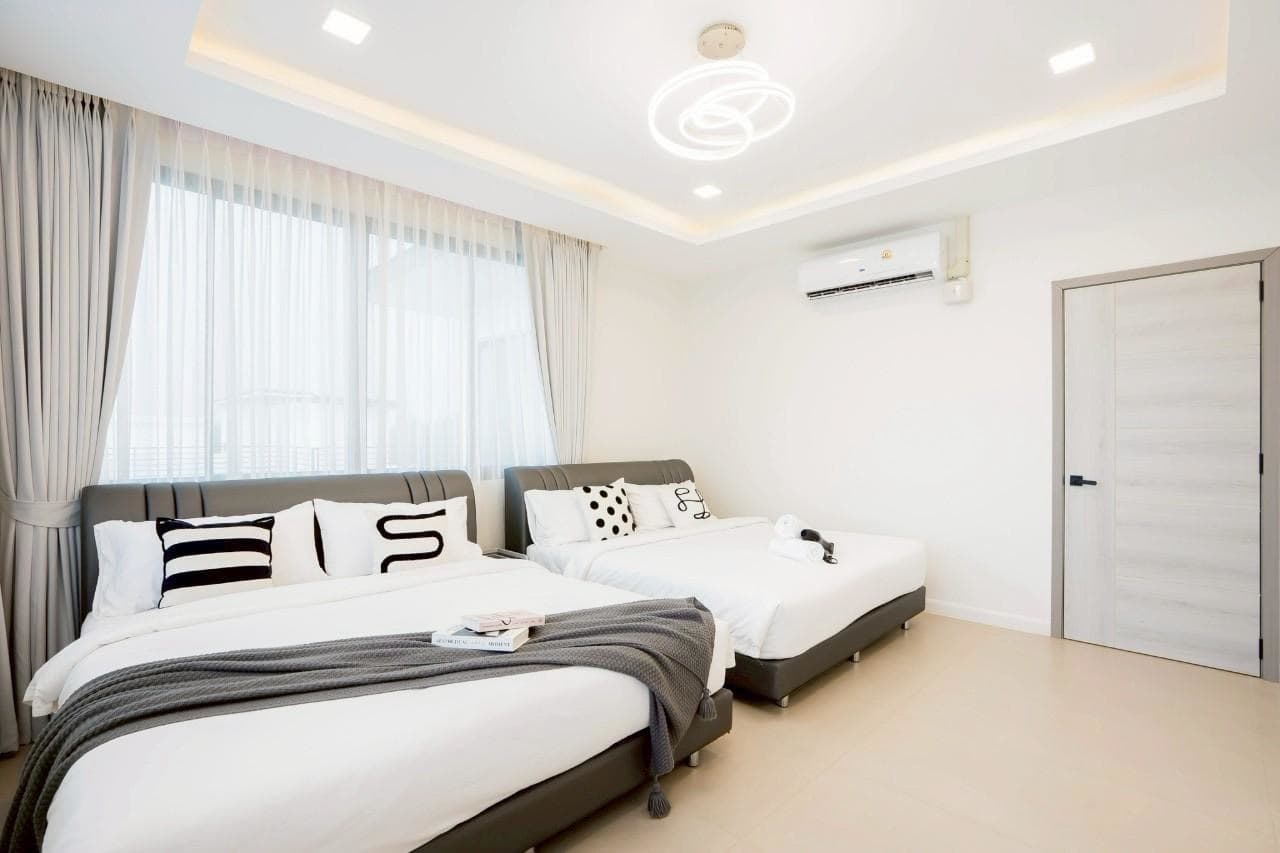 Emquartier Pool Villa exterior in Chon Buri, Huay Yai, photo 24