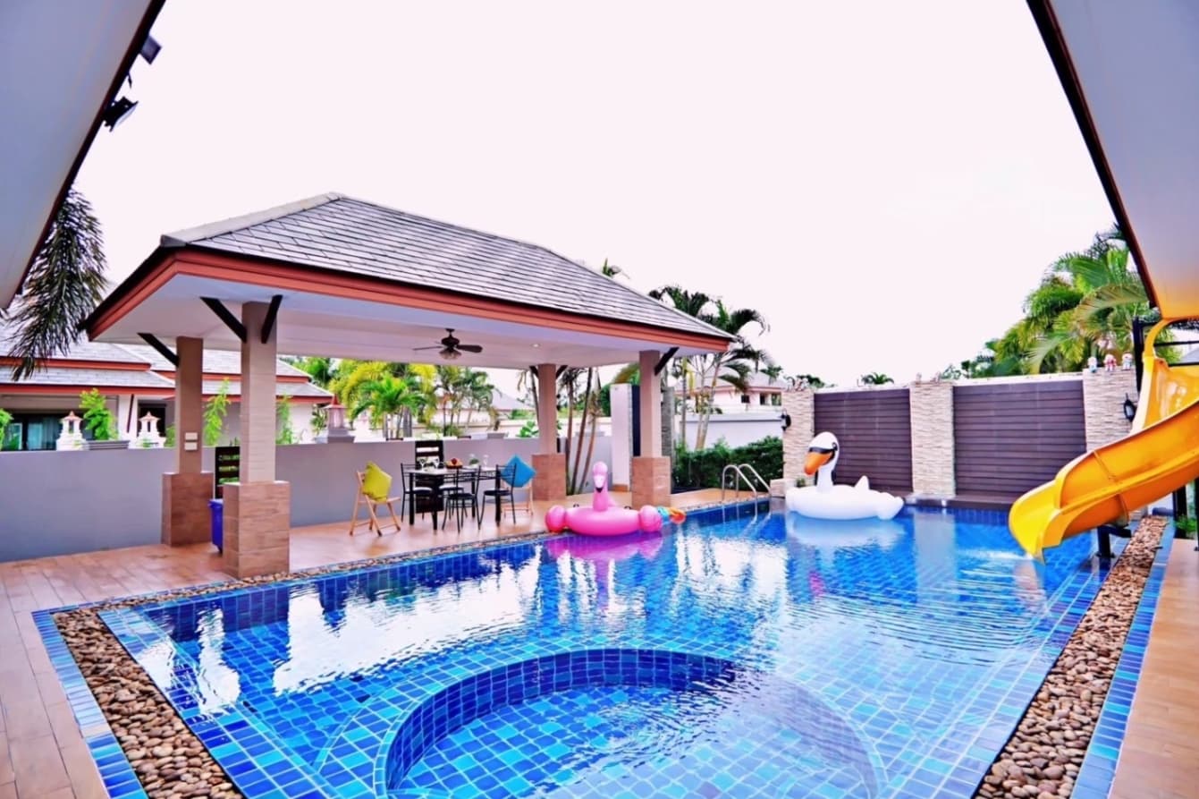 Grand ocean pool villa exterior in Chon Buri, Bang Saray, photo 1