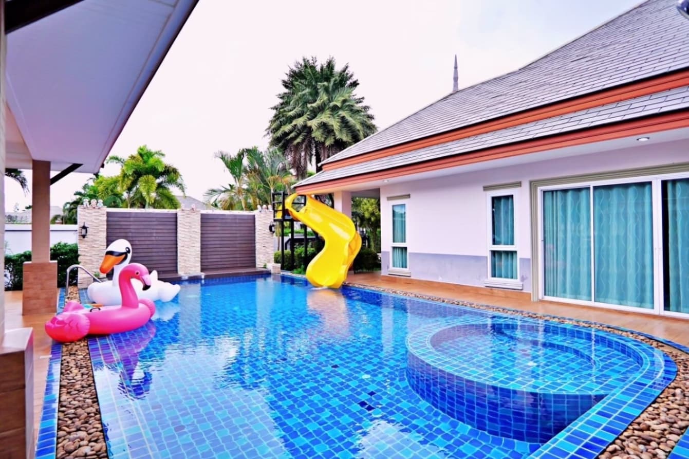 Grand ocean pool villa exterior in Chon Buri, Bang Saray, photo 2