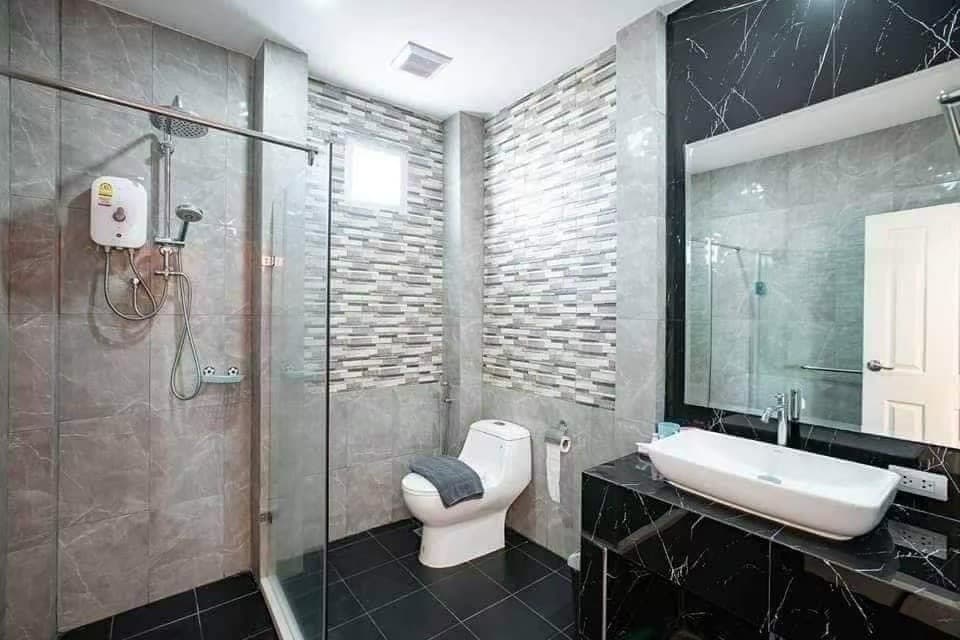 Korean A pool villa ห้องน้ำ ชลบุรี, พัทยาเหนือ รูปที่ 9