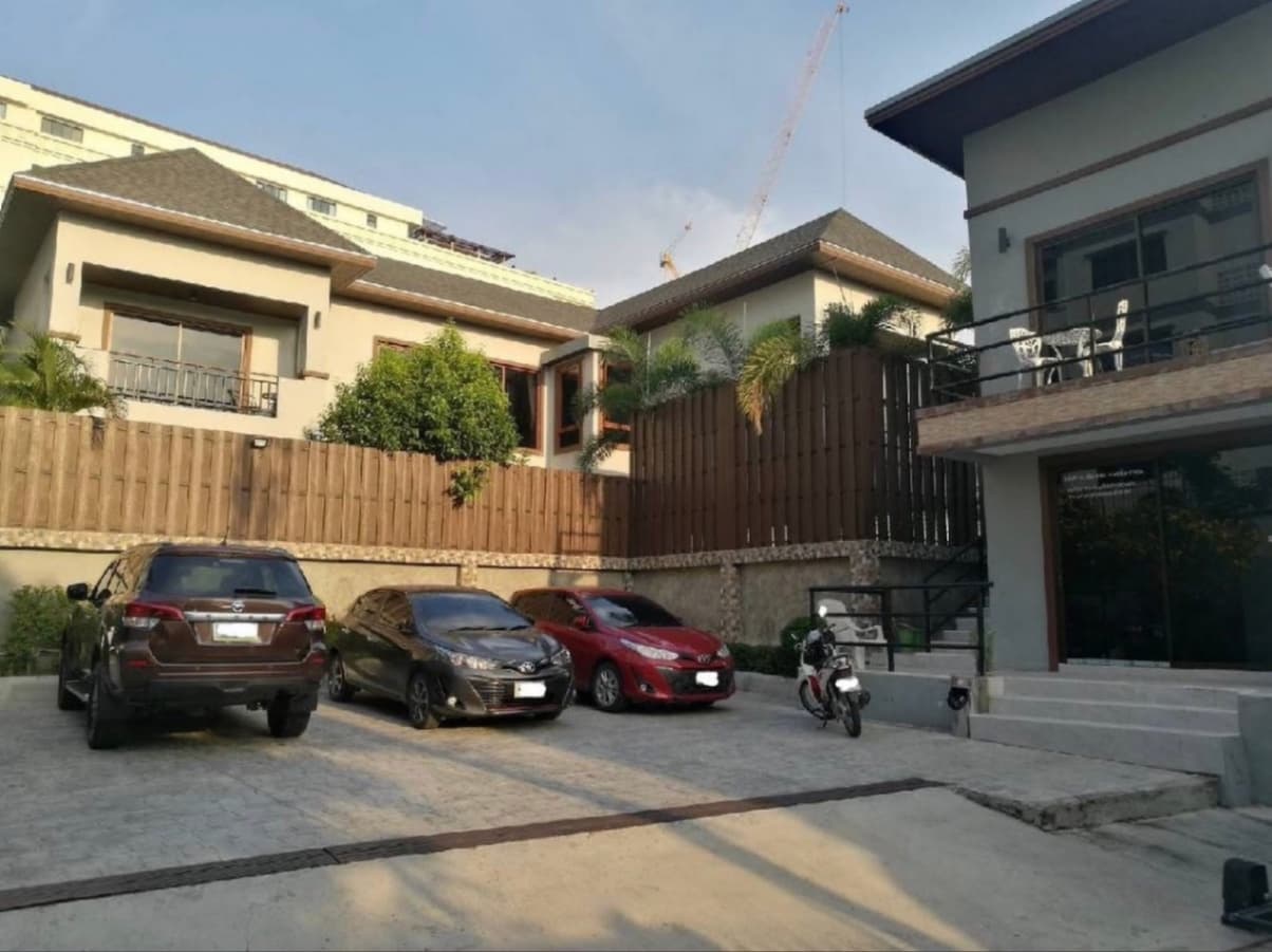 Korean A pool villa ที่จอดรถ ชลบุรี, พัทยาเหนือ รูปที่ 18