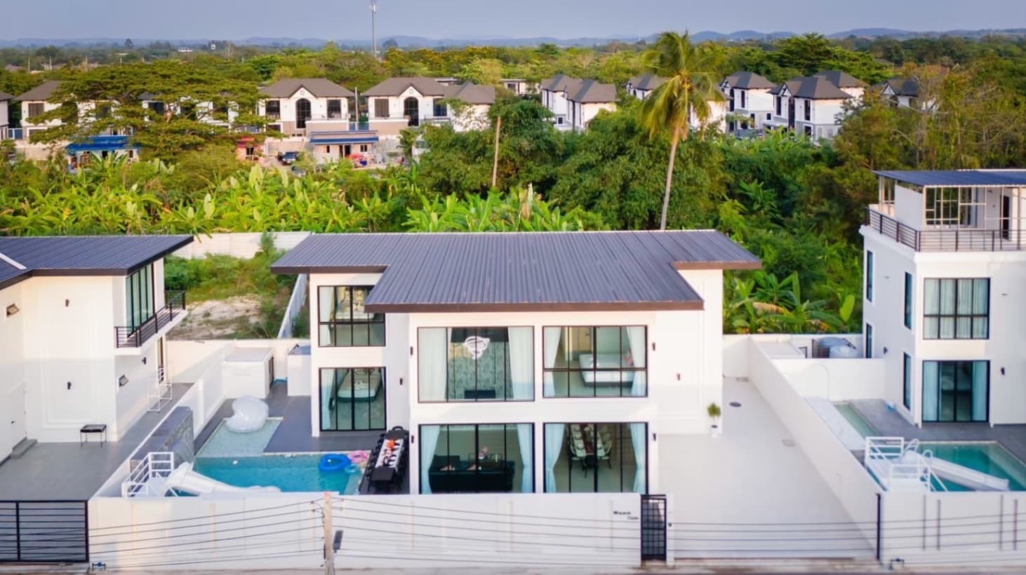 Mana fun pool villa exterior in Chon Buri, Huay Yai, photo 15