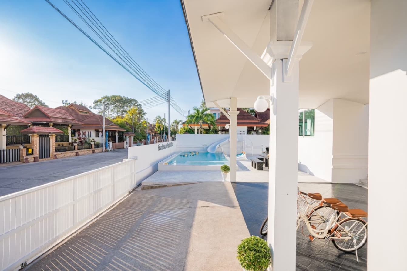 Fun beach pool villa บริเวณภายนอก ชลบุรี, บางเสร่ รูปที่ 7