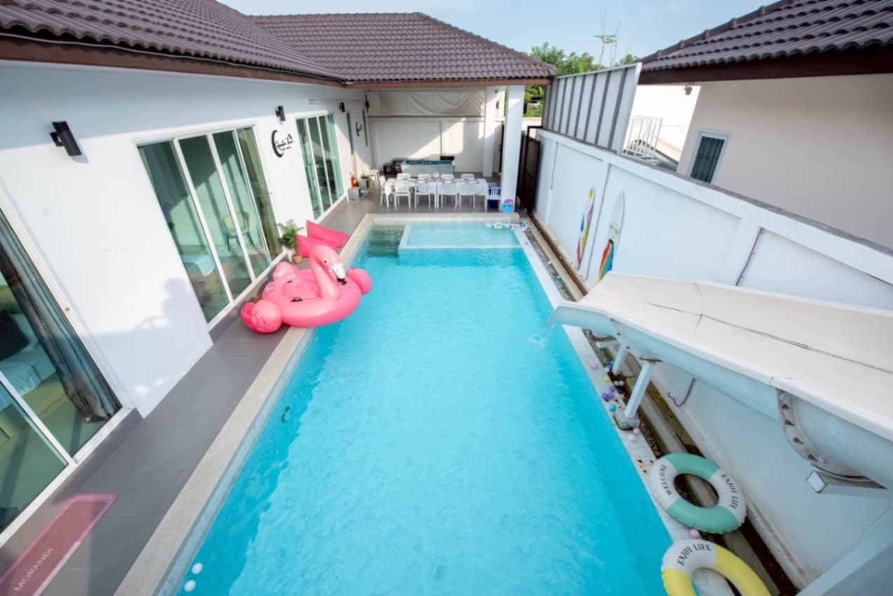 Signature pool villa exterior in Chon Buri, Huay Yai, photo 10