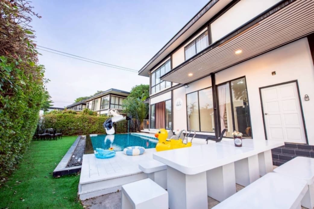Emery pool villa exterior in Chon Buri, Huay Yai, photo 1