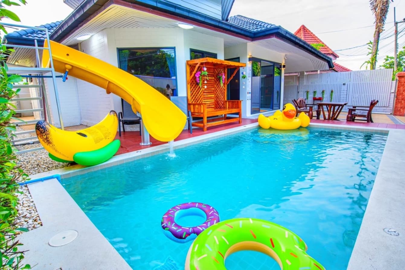 Pop new pool villa exterior in Chon Buri, Phra Tamnak, photo 15