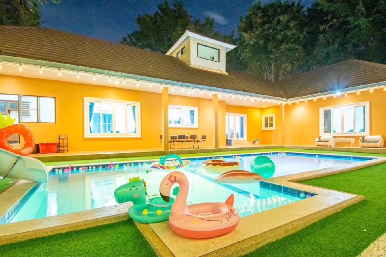 The rich pool villa exterior in Chon Buri, Bang Lamung, photo 1