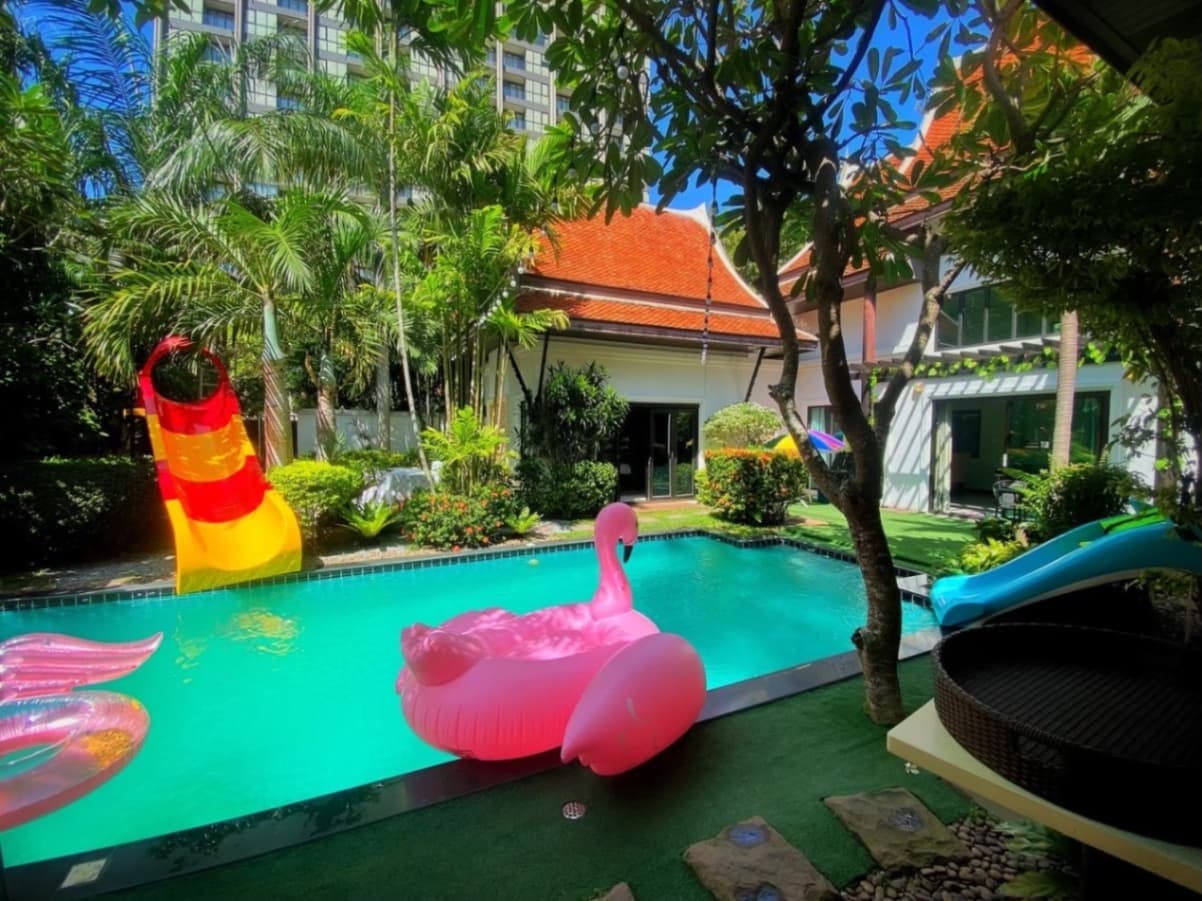 Asian Summer Villa บริเวณภายนอก ชลบุรี, พระตำหนัก รูปที่ 1