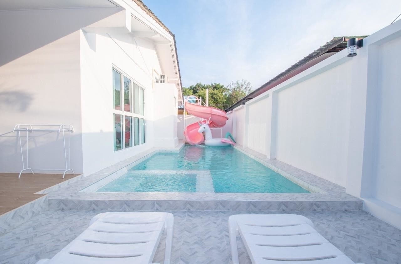 Mermaid pool villa exterior in Chon Buri, Jomtien, photo 1
