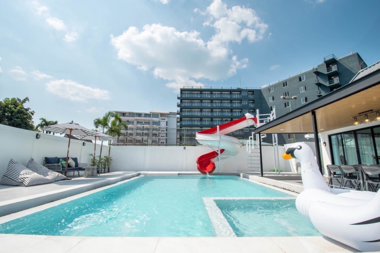 Beach point pool villa บริเวณภายนอก ชลบุรี, จอมเทียน รูปที่ 1